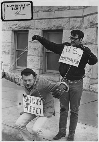 Vietnam_War_protesters._1967._Wichita,_Kans_-_NARA_-_283627.jpg