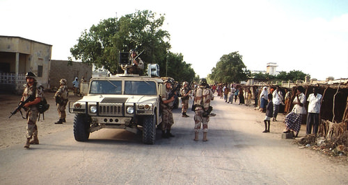 3553678-1528595666-33-23-US_soldiers_in_Kismayo,_1993.jpg