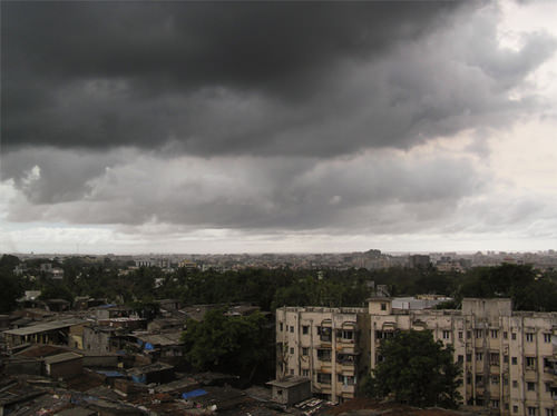 3553678-1528757650-33-67-Mumbai_india_monsoon_clouds.jpg