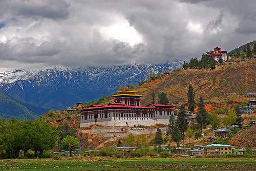 3553678-1528826951-19-13-Cloud-hidden,_whereabouts_unknown_(Paro,_Bhutan).jpg