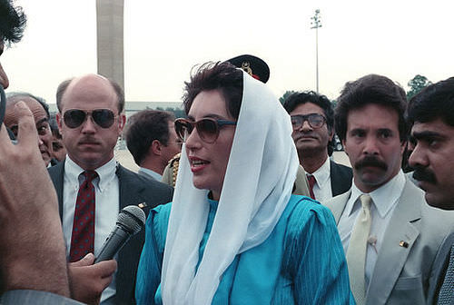 3553678-1529926166-29-52-512px-Benazir_bhutto_1988.jpg
